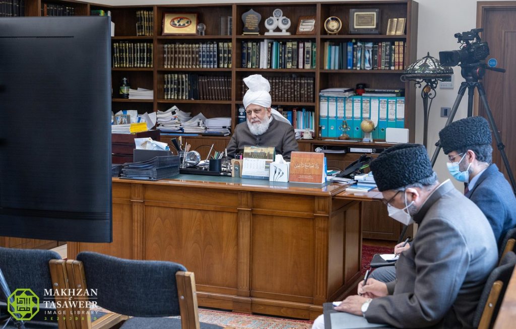 Aim to establish a majlis in every island of Indonesia: Indonesia Khuddam amila gets direction from Huzoor 2 20210418 122425 7DD5ED1E