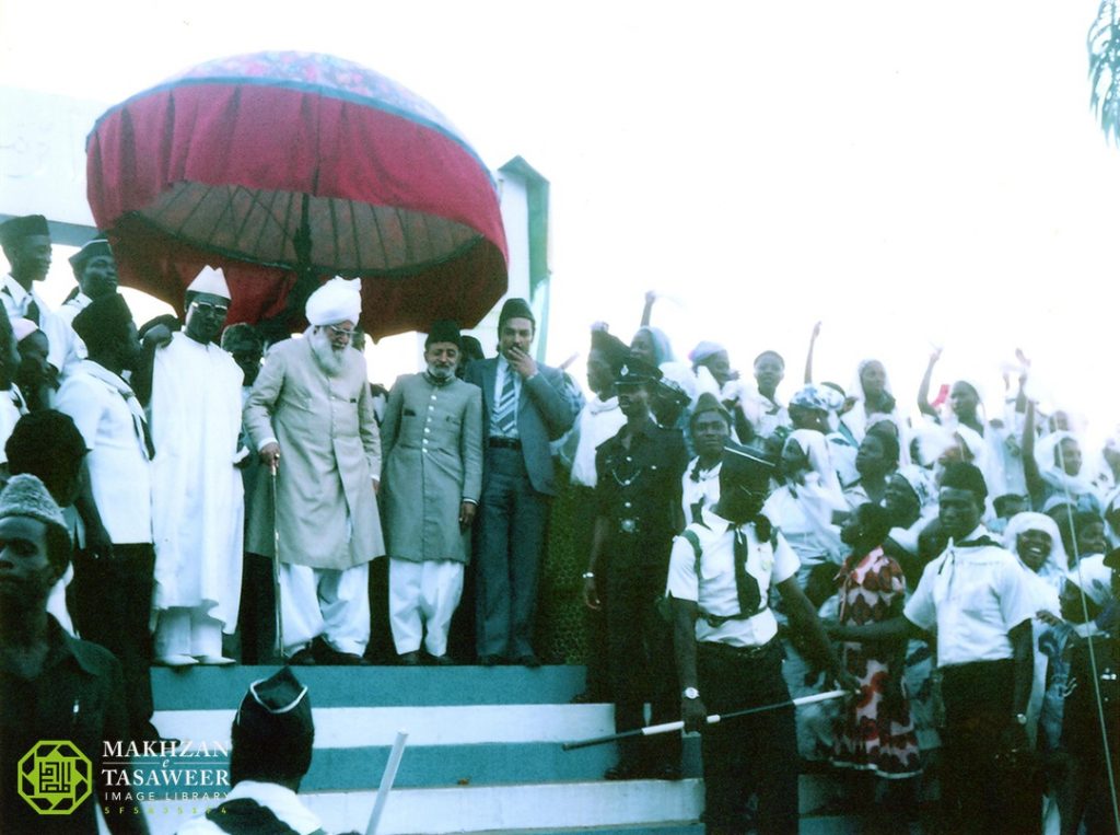 This Week in History: 2–8 April 3 Hazrat Khalifatul Masih III during his tour of Ghana