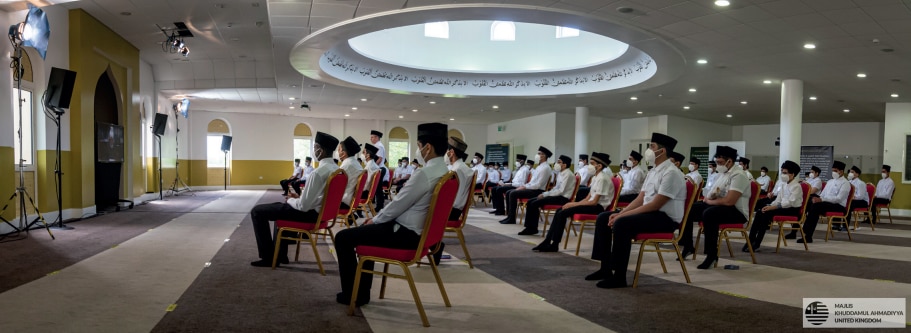 Mulaqat with Huzoor leaves lasting impression on UK Atfal in Manchester 3 1 4