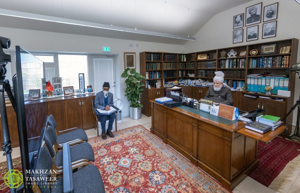 An exemplary tifl should offer prayers, study the Quran and have good morals: UK northern region Atfal ask questions in virtual mulaqat 1 8CABF7A5