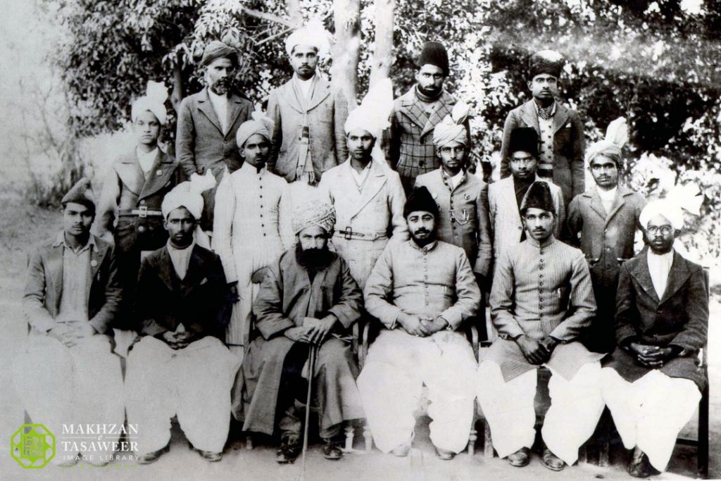 This Week in History: 28 May – 3 June 3 HHLY8G
