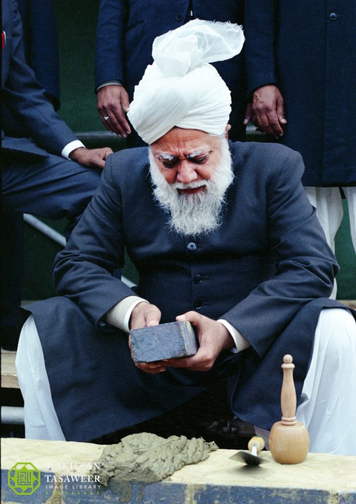 Hazrat Khalifatul Masih III rh laying the foundation stone of Mahmood Hall London 1967