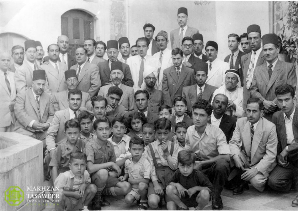 mm 2 Rashid Ahmad Chughtai sb with members of the jamaat Damascus