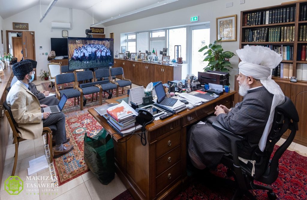 Be honest and sincere with your work: The Gambia Khuddam meet Hazrat Khalifatul Masih 2 E0B5AC62
