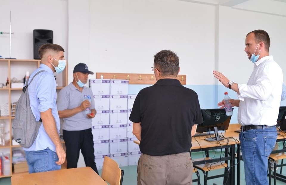 Ahmadis in Kosovo, with Humanity First Germany, renovate medical centre in Kamanica 2 IMG 2906