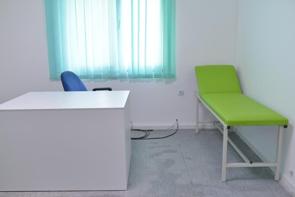 Ahmadis in Kosovo, with Humanity First Germany, renovate medical centre in Kamanica 3 IMG 2907