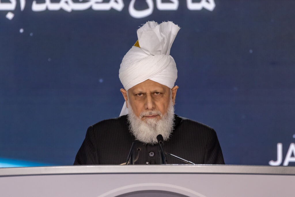 Islam is the true standard-bearer of universal rights: English translation of Huzoor’s concluding address at Jalsa Salana UK 2021 3 Jalsa Salana 2021 Sunday QS5A3878