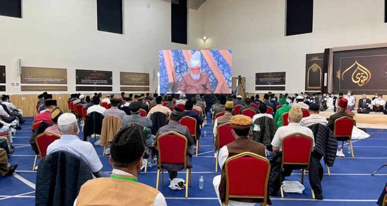 Becoming true “helpers of Allah”: Hazrat Khalifatul Masih addresses Majlis Ansarullah UK’s National Ijtema
