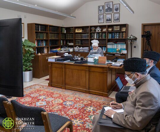 “An Ahmadi’s time should be spent productively”: Khuddam from London seek guidance from Hazrat Khalifatul Masih 3 rsz 120210904 123836 01003760
