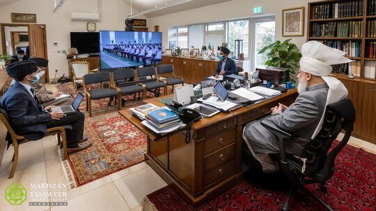 “An Ahmadi’s time should be spent productively”: Khuddam from London seek guidance from Hazrat Khalifatul Masih 2 rsz 20210904 124007 9c69af08