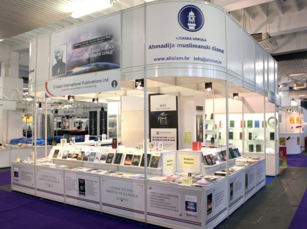 Islamic literature presented at largest literary event in Croatia by Ahmadiyya Jamaat 1 Croatia