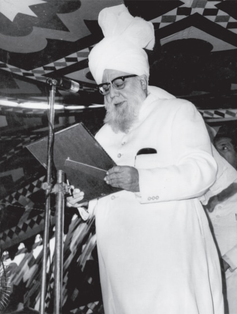 Hazrat Khalifatul Masih III 1