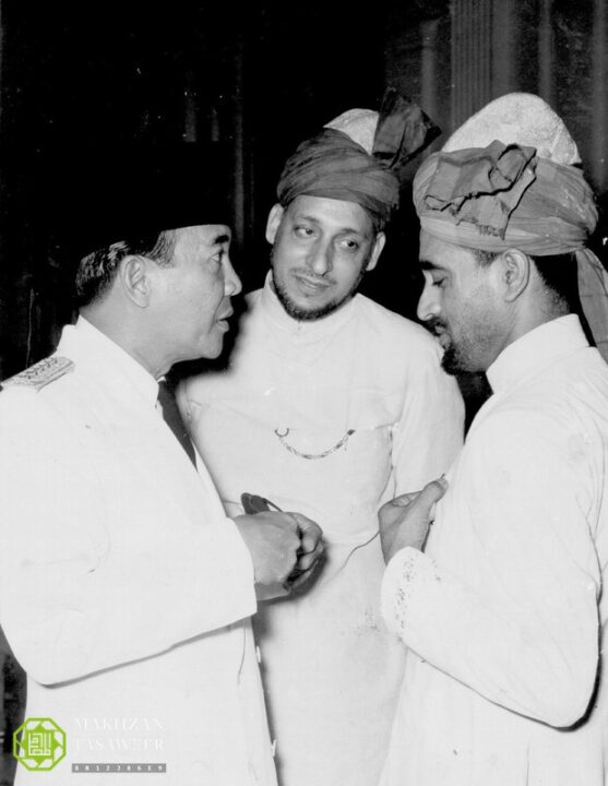 President A.R.Soekarno of Indonasia meeting Ahmadiyya Missionaries in Indonesia Syed Shah Muhammad Sahib and Hafiz Qudrtullah Sahib