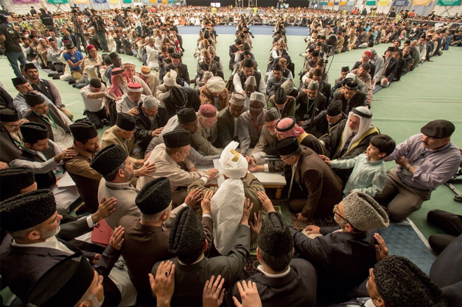 Ahmadi Muslims narrate their #MyKhilafatStory on social media 1 Baiat