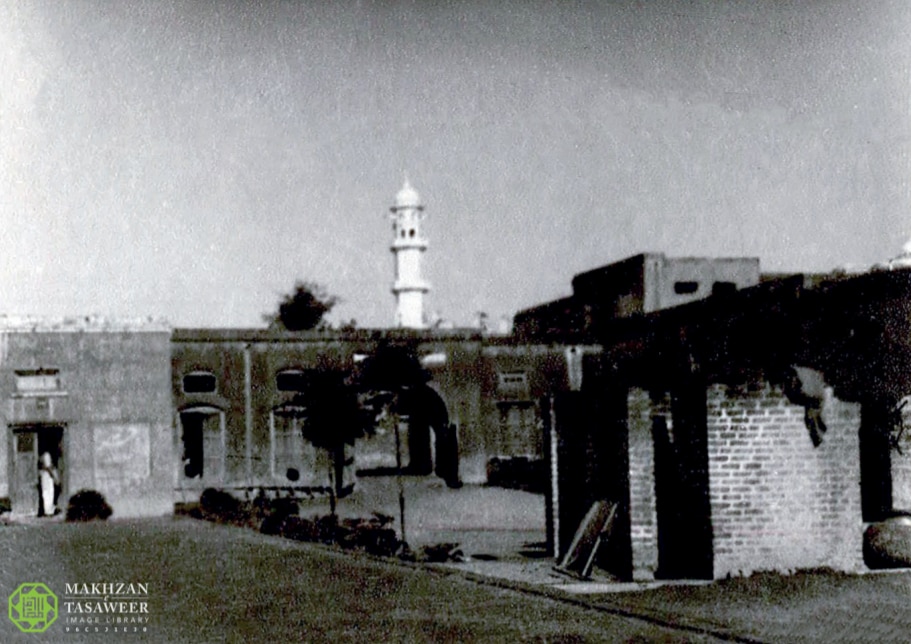 Coming from every distant track: Usman O Sahib, China’s representative to India, visits Qadian 1 Qadian