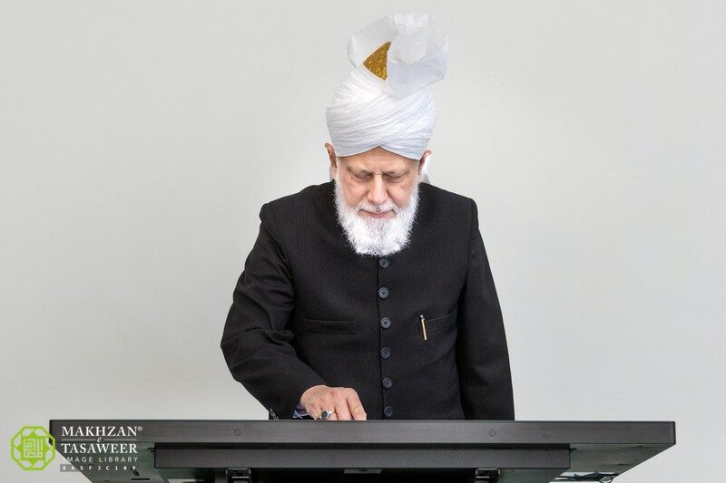 Hazrat Khalifatul Masih launches first Kurdish language website of Ahmadiyya Muslim Jamaat 1 20220325 152229 49ABCDDF