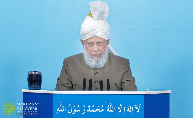 The key to success: Give precedence to faith over the world, seek help from Allah and show obedience to the Imam 5 10891942