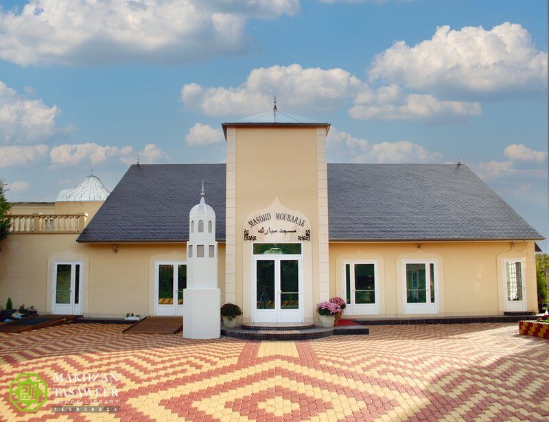 mubarak mosque saint prix france