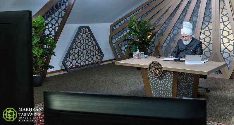 Ahmadis are uniting Muslims through Khilafat: Nasirat from Ghana meet Hazrat Khalifatul Masih 3 20221127 5F2A0CAD