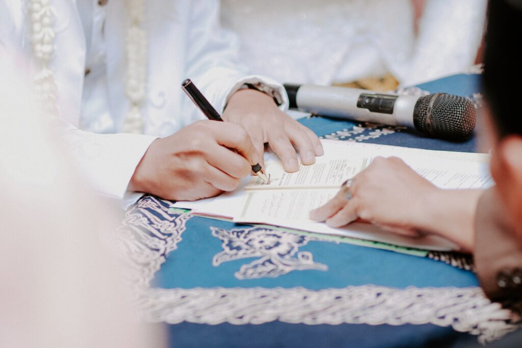 Answers to Everyday Issues – Part 50: World War III, Jinn, Hur al-‘Ayn, adopting husband’s surname 3 pexels arif syuhada 5235410