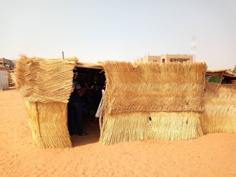 Empowering education: Humanity First Germany builds classroom in Dosso, Niger 2 classe en paillote 0 1