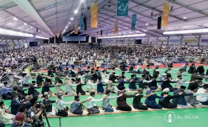 Model of Muslim unity: Disunited ummah must learn from Jalsa Salana 1 Baiat