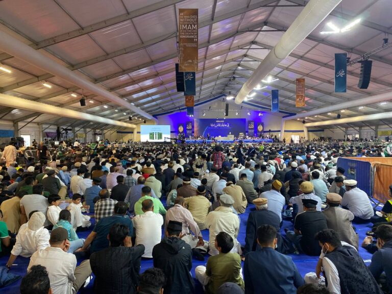 Hazrat Khalifatul Masih V delivers address, reflecting on Allah’s blessings upon Jamaat