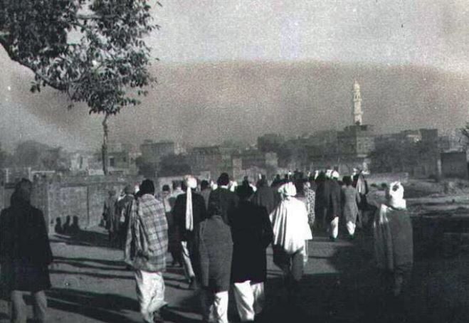 Coming from every distant track: Mirza Saleem Baig of Hyderabad visits Qadian, 1940 1 Qadian