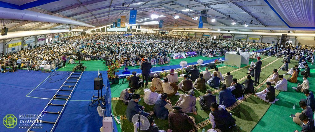 Leaving Allah leads to Satan’s grasp: Huzoor emphasises taqwa at Jalsa Salana UK’s inaugural address 3 day1os panA 85A74CB8