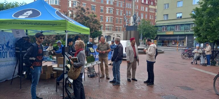 Ahmadiyya Muslim Community holds nationwide Holy Quran awareness campaign in Sweden