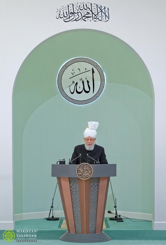 Friday Sermon – Muhammad (sa): The Great Exemplar (27 December 2024) 1 Huzoor delivering the Friday Sermon from Mubarak Mosque, Islamabad