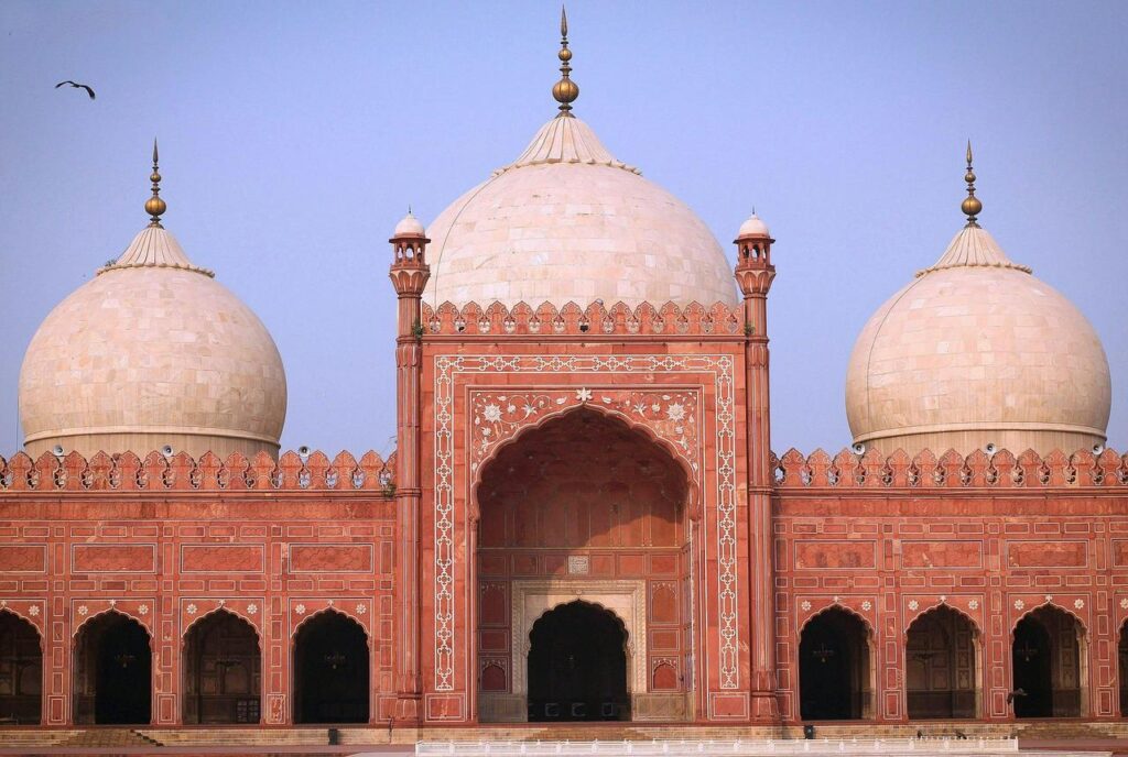 Answers to Everyday Issues – Part 82: Basmalah, animal blood, janazah, reading the Quran from the mushaf during salat, missed fasts, fidyah, industrial action and strikes 1 Answers to Everyday Issues – Part 82