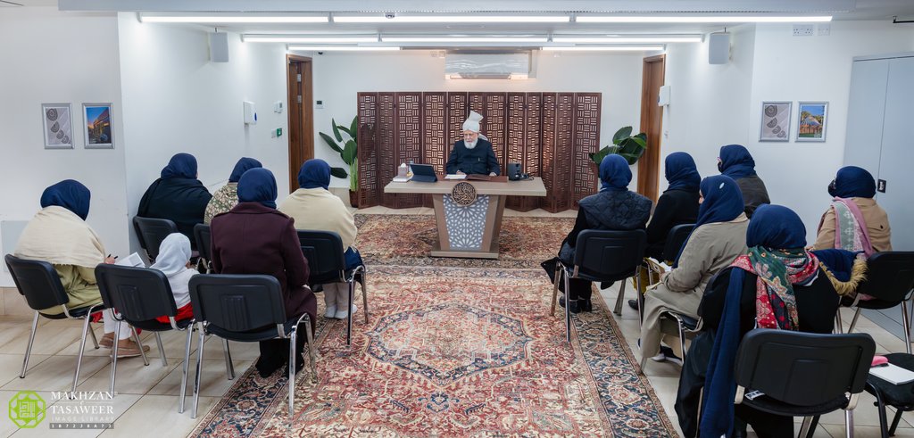 A Lajna sadr’s foremost duty is self-reformation: Presidents from Lajna Imaillah Germany’s NRW Mitte Region meet Huzoor 1 A Lajna sadr’s foremost duty is self-reformation: Presidents from Lajna Imaillah Germany’s NRW Mitte Region meet Huzoor