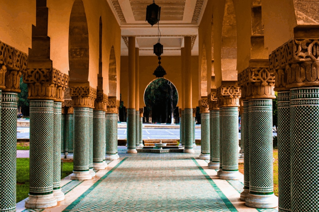 Answers to Everyday Issues – Part 92: Women calling the azan, 73 sects and salvation, hereditary faith, age for marriage and fasting, nawafil at midday on Fridays 2 image 7