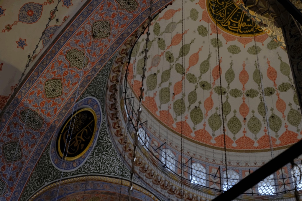 Answers to Everyday Issues – Part 92: Women calling the azan, 73 sects and salvation, hereditary faith, age for marriage and fasting, nawafil at midday on Fridays 4 image 8