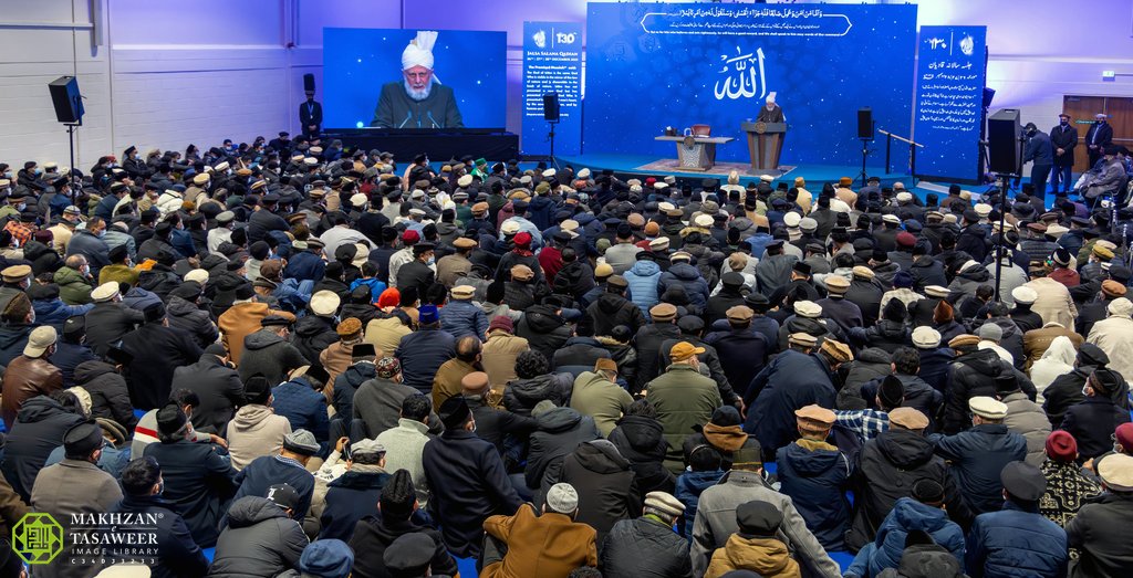 A renewed call to fulfil the conditions of bai‘at: Huzoor delivers the concluding address of Jalsa Salana Qadian 2025