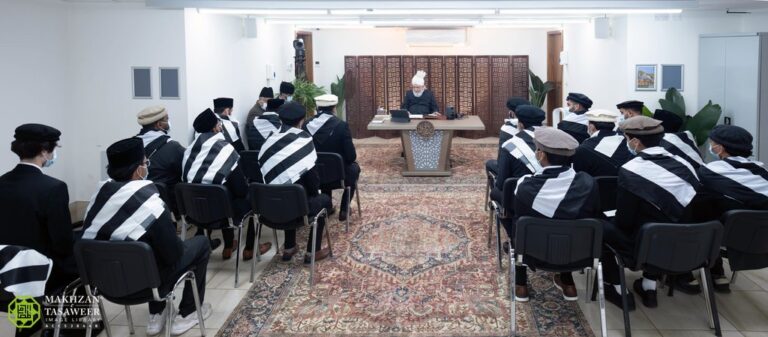 ‘Never give up; do not lose hope’: Khuddam from US West Coast meet Huzoor